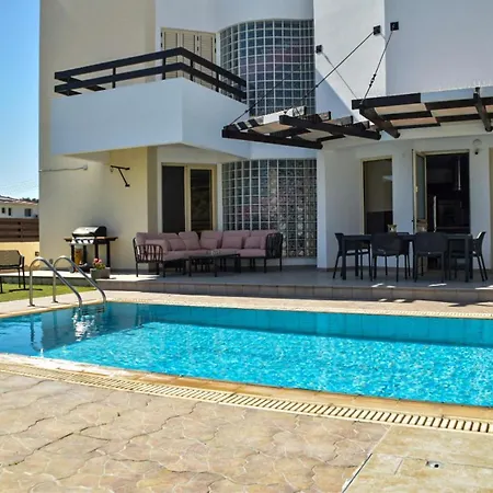 Ilios Villa Larnaca Exterior photo